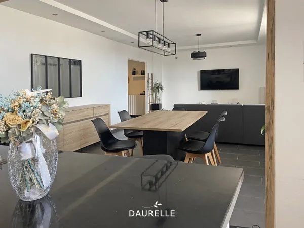 A vendre NOVES, appartement rénové avec 3 chambres proche ce