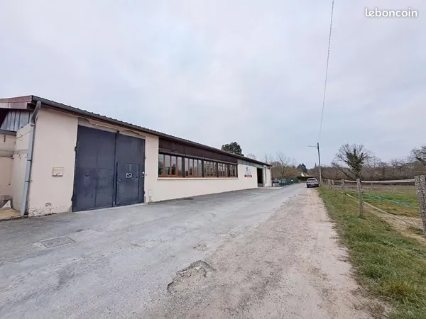 Local industriel 420 m²