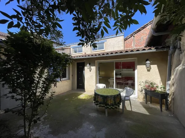 Charmante maison de ville avec jardin à Vic-Fezensac