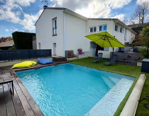 Maison 8 pièces 170 m²