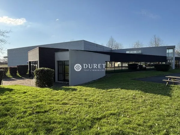 Immeuble industriel 1400 m²