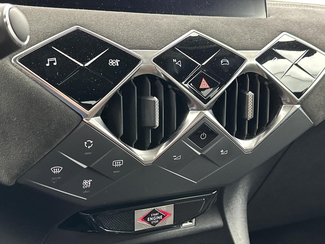 Ds Ds 3 crossback puretech 130 eat8 performance line+ — photo 27