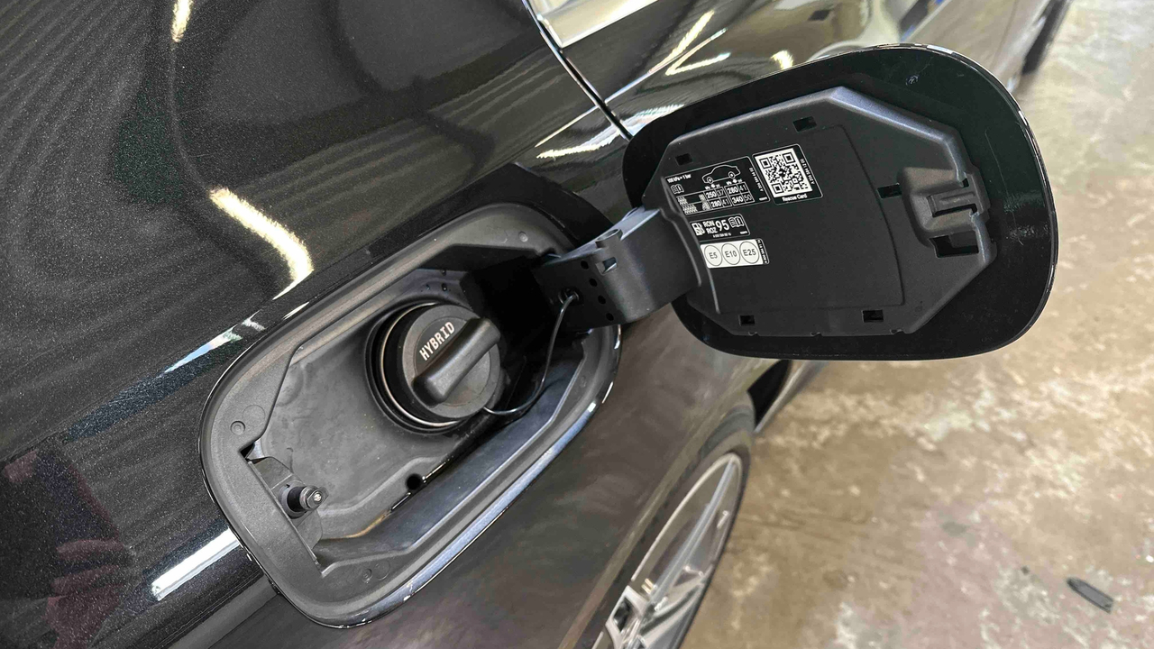 Mercedes Classe C 300 e 9G-Tronic e-Hybrid EQ — photo 24