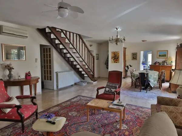 Maison 7 pièces 203 m²