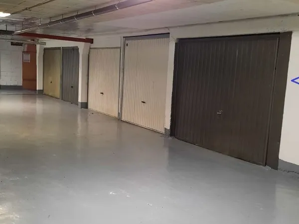 Grand garage ferme rdc beaulieu sur mer