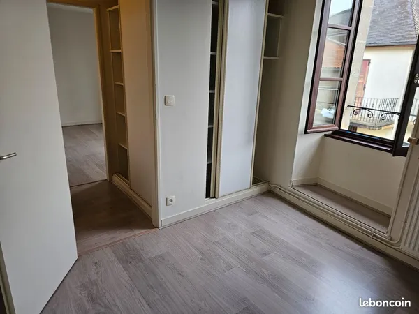 Maison 2 chambres - 520 /mois - Garant obligatoire