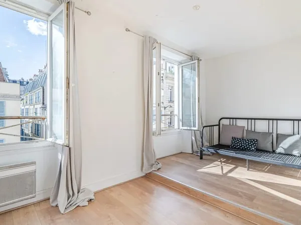 75017 - TOCQUEVILLE / JOUFFROY D'ABBANS - STUDIO