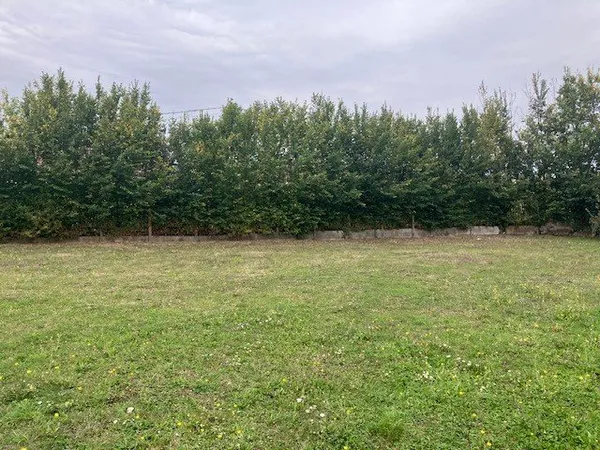 Terrain 741 m²