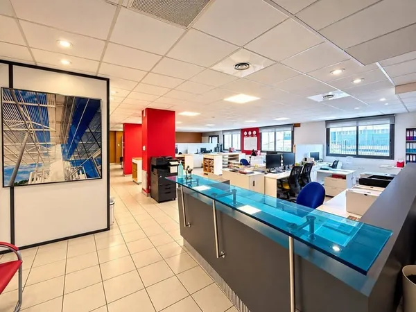 Local commercial 208 m²