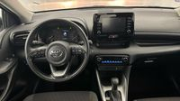 Toyota Yaris 116h Collection 5p MY22 — photo 11