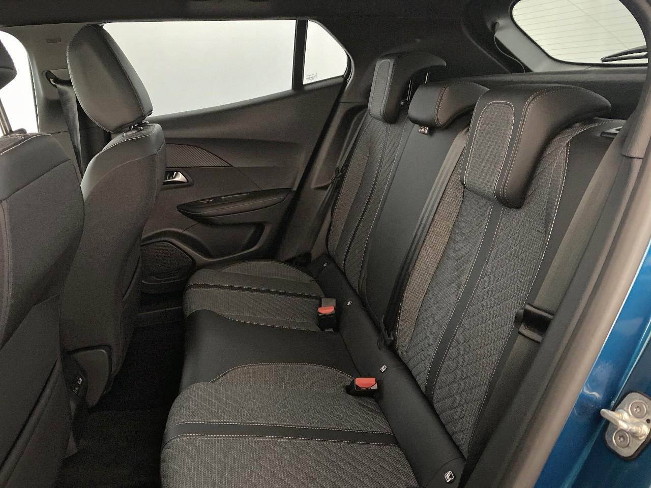 Peugeot 2008 hybrid 145 ch e-dcs6 allure — photo 10
