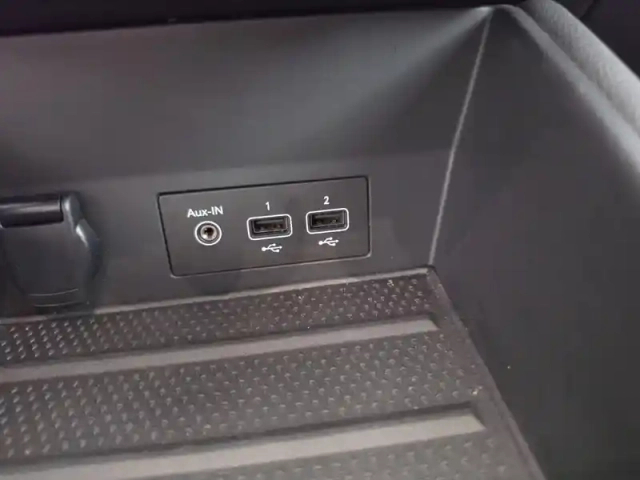 Renault Captur e-tech plug-in 160 — photo 94