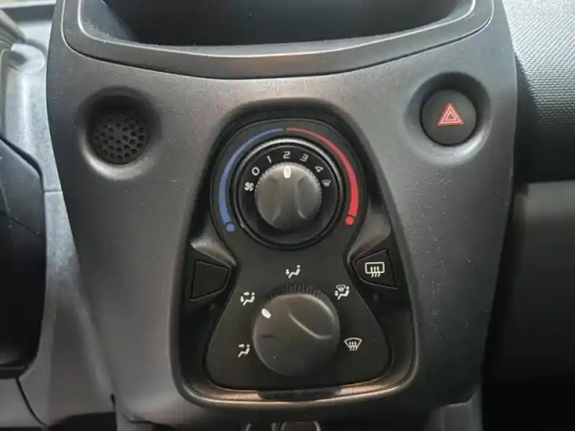 Citroën C1 vti 72 s&amp;s live 3p e6.d — photo 13