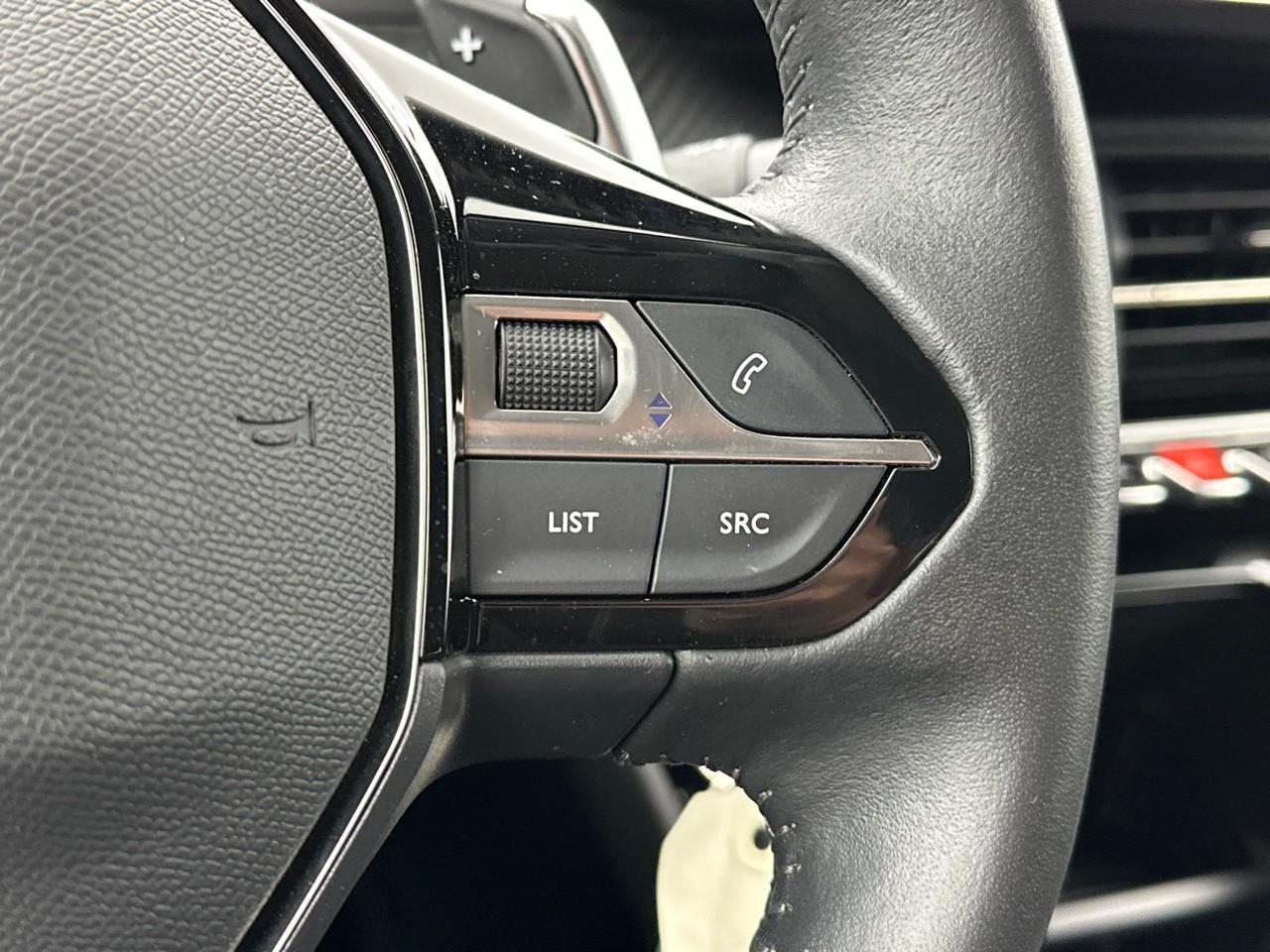 Peugeot 208 puretech 100 s&s eat8 style — photo 19