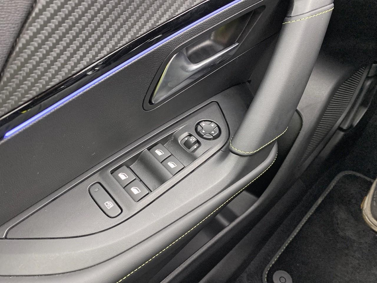 Peugeot 2008 hybrid 145 e-dcs6 gt — photo 20