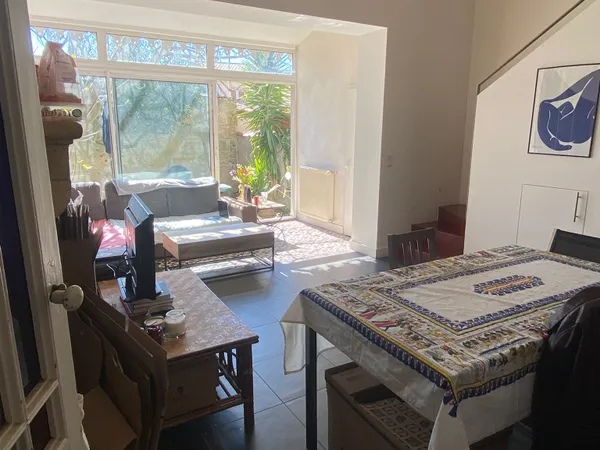 Vends maison avec jardin plein sud