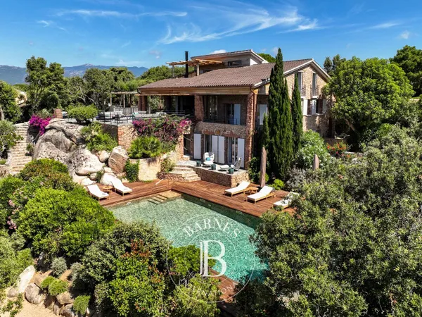 Domaine de Cala Rossa, villa 6 chambres et 1 dortoir, piscine, vue mer, plage à pied, Villa Lazuli