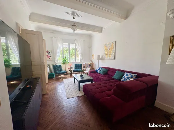 À louer - Maison de caractère de 335 m² - 6 chambres - Centre de Castelnaudary