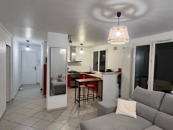 Appartement T3 57m2 balcon, parking, cave
