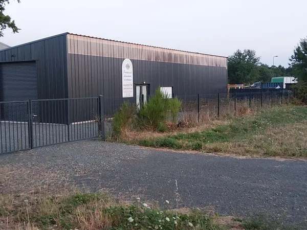 Local d’activité et entrepôt Location Val d'Erdre-Auxence  128m² 800€