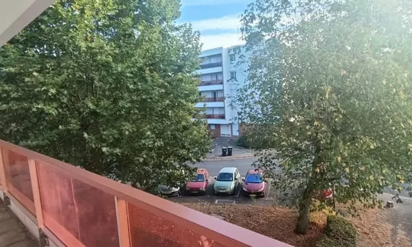 F2 avec balcon parking et cave libre à la vente
