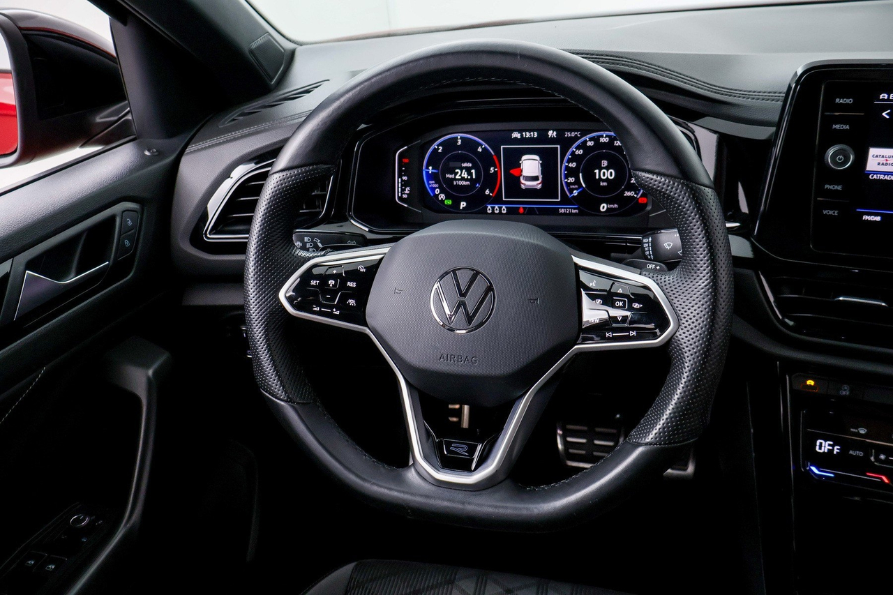 Volkswagen T-Roc — photo 17