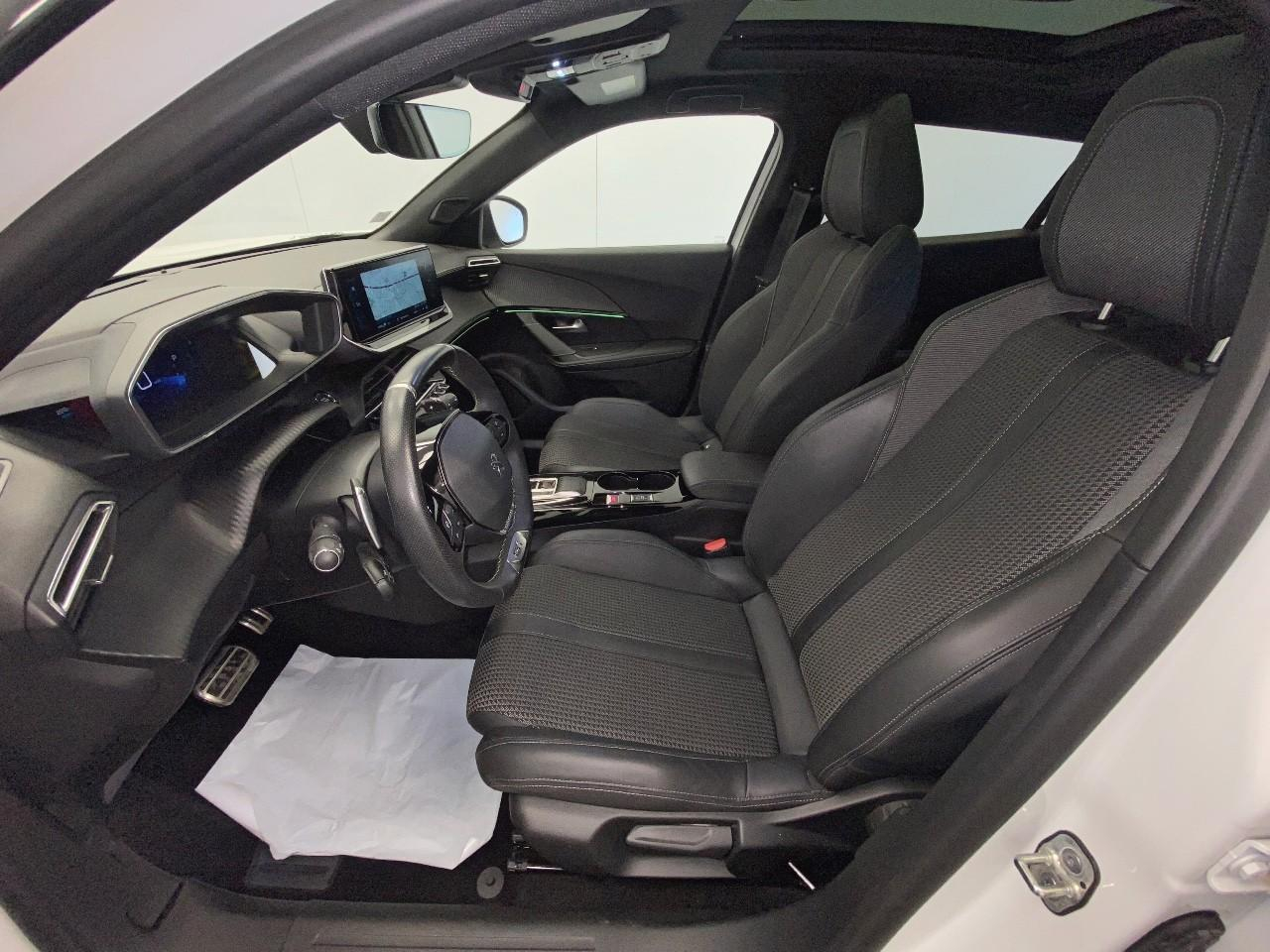 Peugeot 2008 puretech 130 s&s eat8 gt — photo 9
