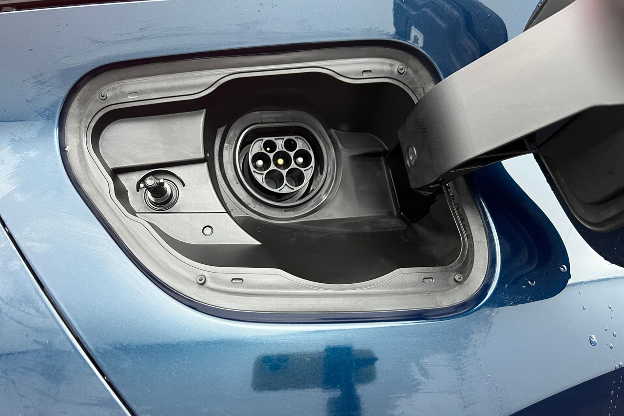 TOYOTA C-HR Hybride Rechargeable 225 — photo 21