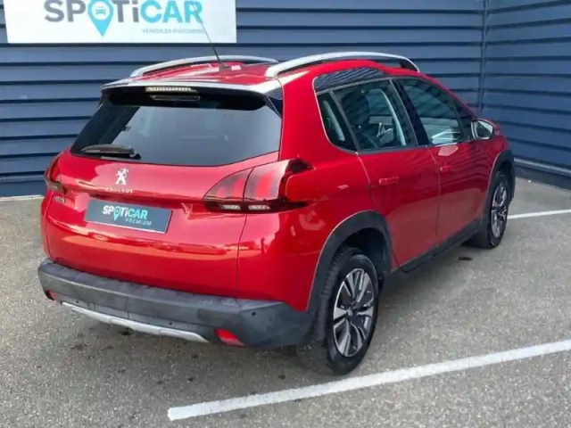 Peugeot 2008 1.2 puretech 110ch allure s&amp;s — photo 3