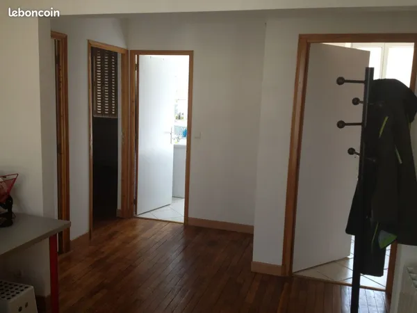 Appartement F3 refait a neuf centre ville Gien vue sur loire