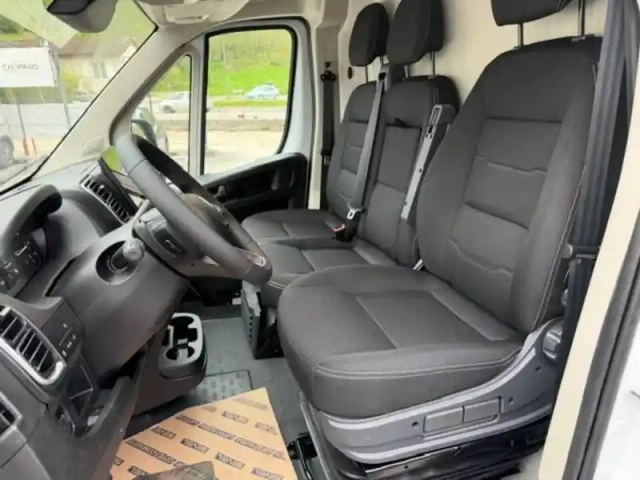 Peugeot Boxer fgn diesel 140 ch l2h2 3.5 t aut. — photo 9
