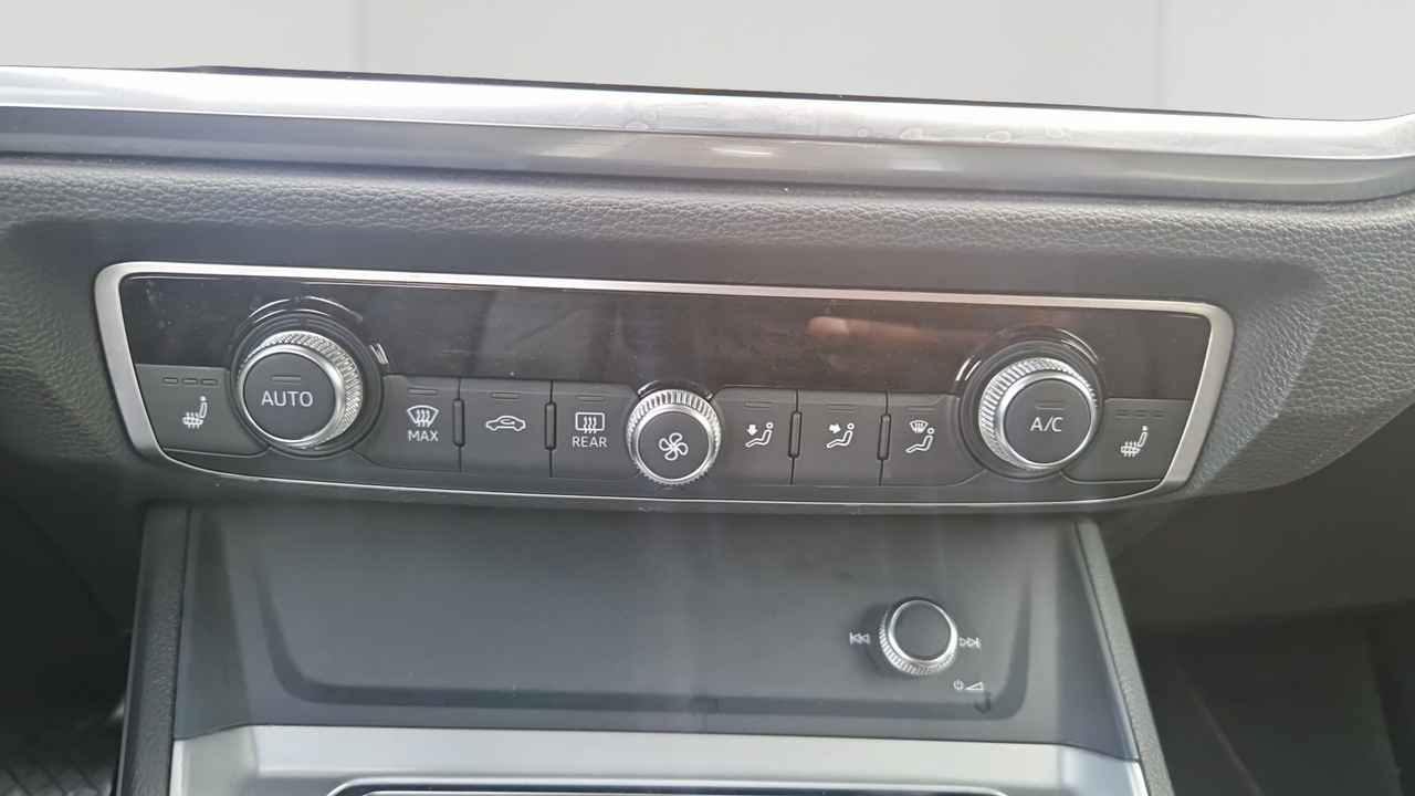 Audi Q3 35 TFSI 150 ch S tronic 7 — photo 21