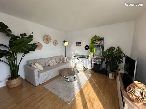 2 pièces meublé + Garage et cave sécurisés