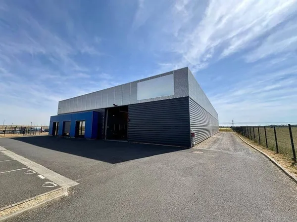 Local d'activité 1034 m²