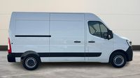 Renault Master F3500 L2H2 2.3 Blue dCi 135ch Confort Euro6 — photo 4