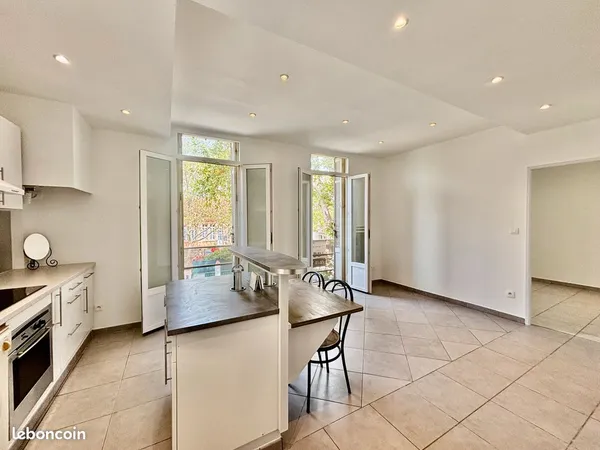 Appartement T2 , balcon avec cave/cellier
