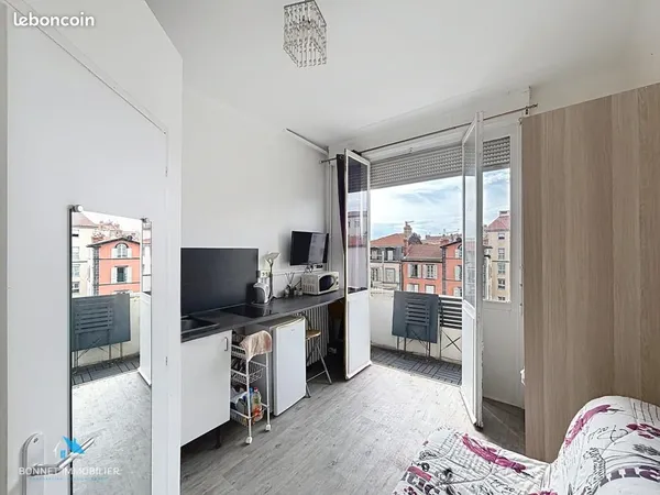 Studio 1 pièce 12 m²