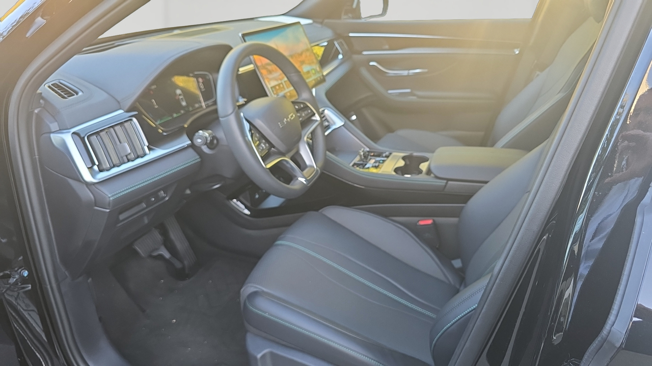 BYD Seal U 1.5l DM-i 218 ch PHEV — photo 12