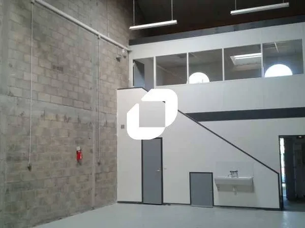 Local d'activité 257 m²