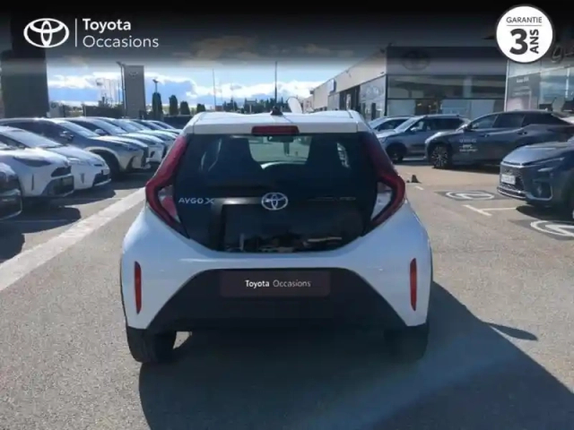 Toyota Aygo x 1.0 vvt-i 72ch dynamic s-cvt — photo 4