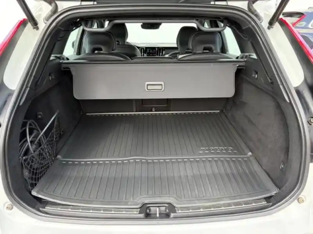 Volvo Xc60 t6 awd 253 + 87ch r-design geartronic — photo 10
