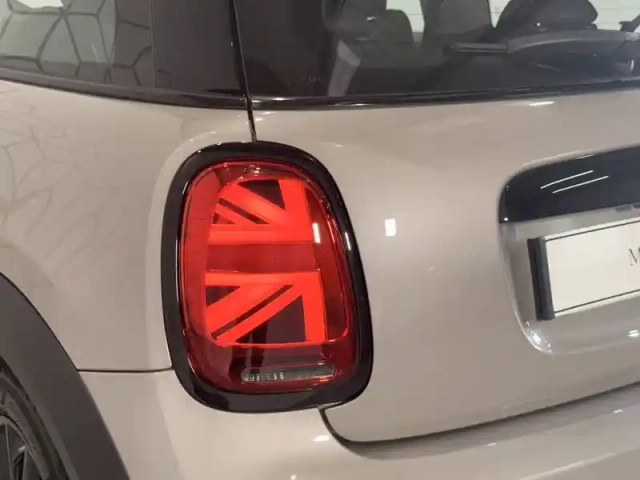 Mini Mini hatch 3 portes cooper 136 ch dkg7 — photo 17