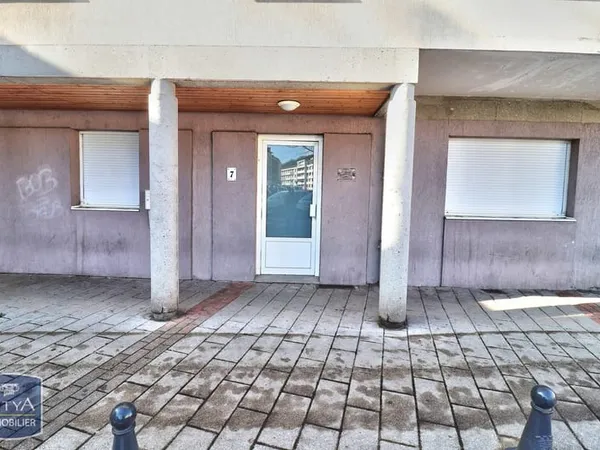 Bureau et espace de travail Location Le Chambon-Feugerolles  65m² 60000€