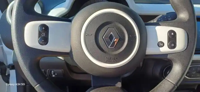 Renault Twingo iii e-tech — photo 10