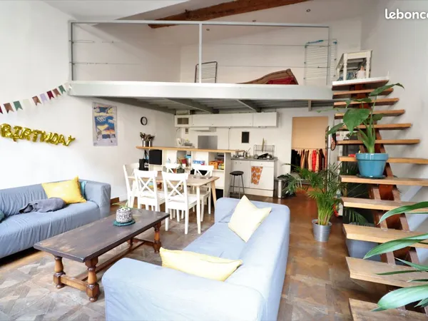 Chambre en colocation dans le centre de marseille (possible aussi pour du court-terme)