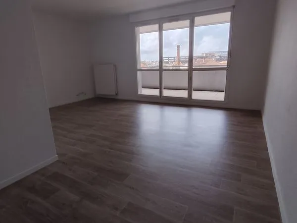 BEL APPARTEMENT T4 AVEC TERRASSE + BALCON - BORDEAUX
