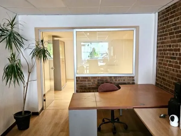 Bureau 60 m²
