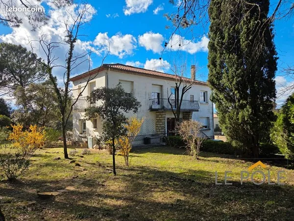 Propriété 10 pièces 284 m²