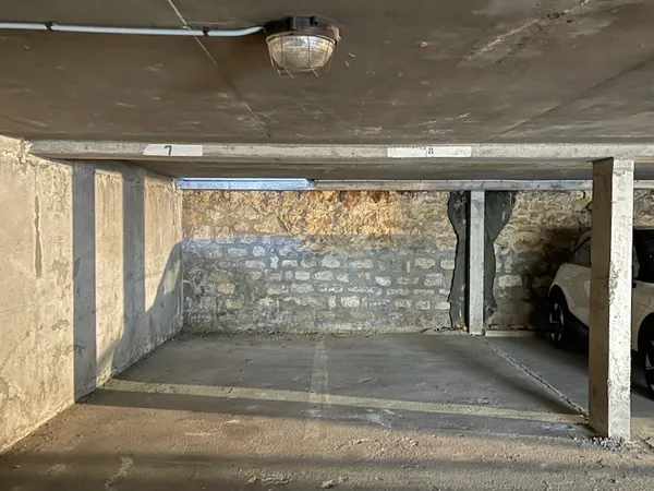 Loue place de parking - Versailles 11m²