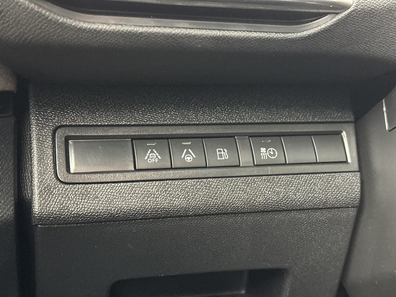 Peugeot 3008 hybrid 225 e-eat8 gt — photo 17